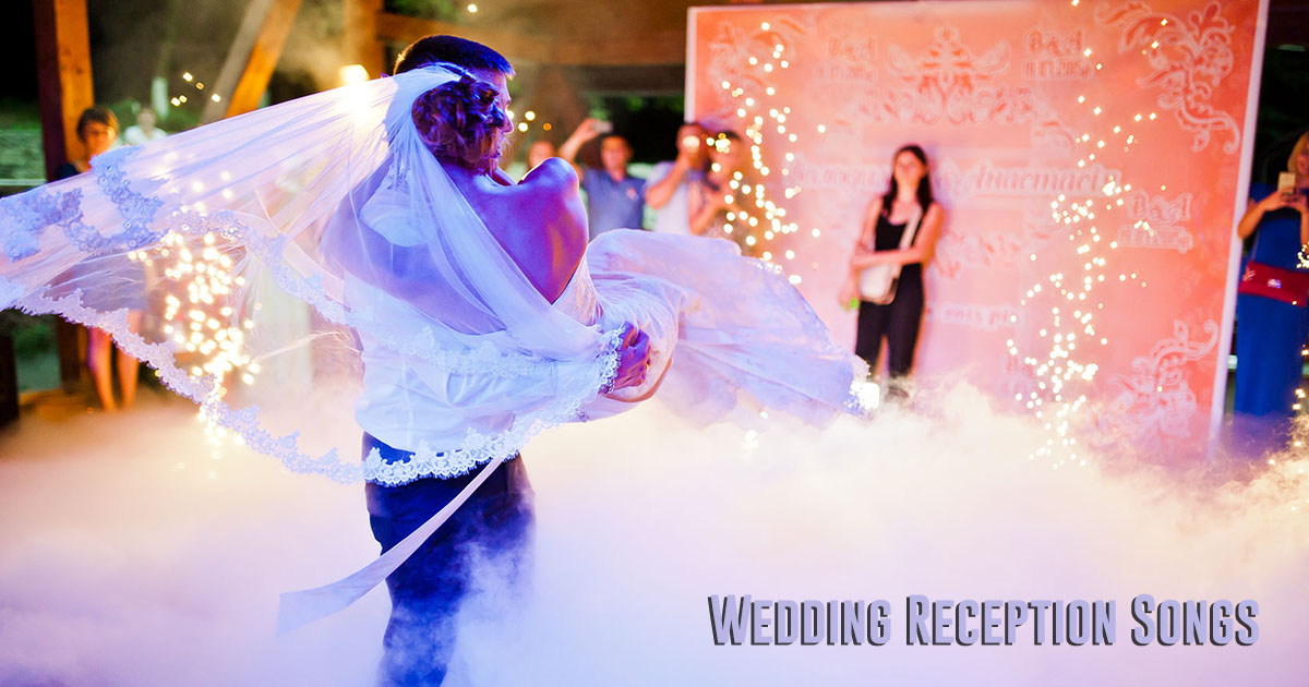 Wedding couple dancing to wedding Reception Songs