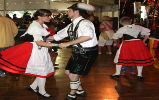 Oktoberfest San Diego dancing